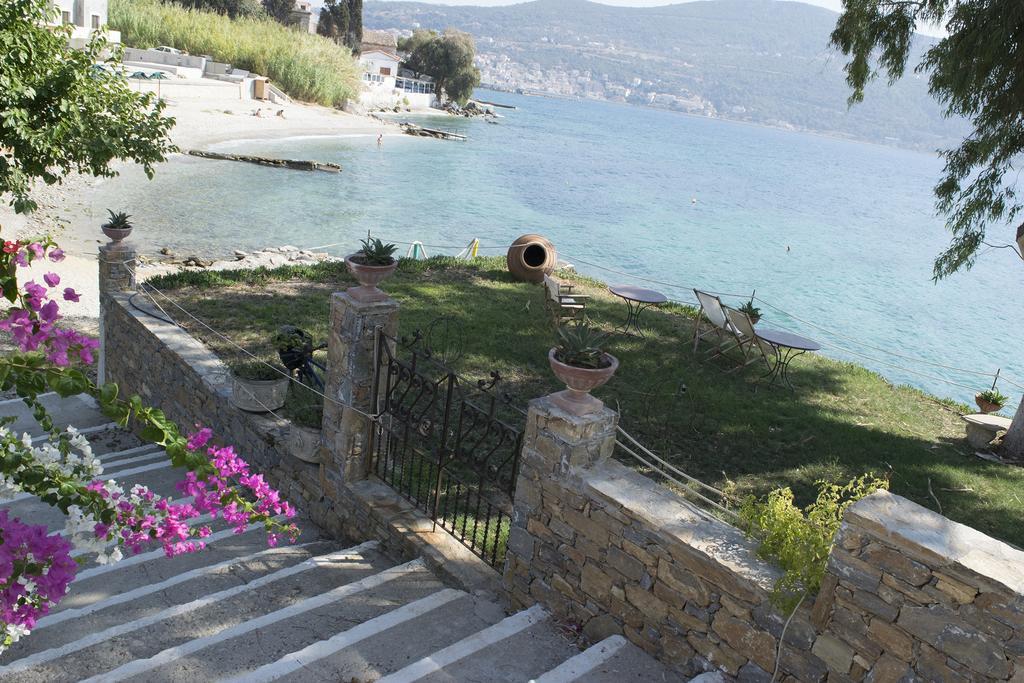 Roditses Beach Sea Front Apartments Samos Town Exterior photo