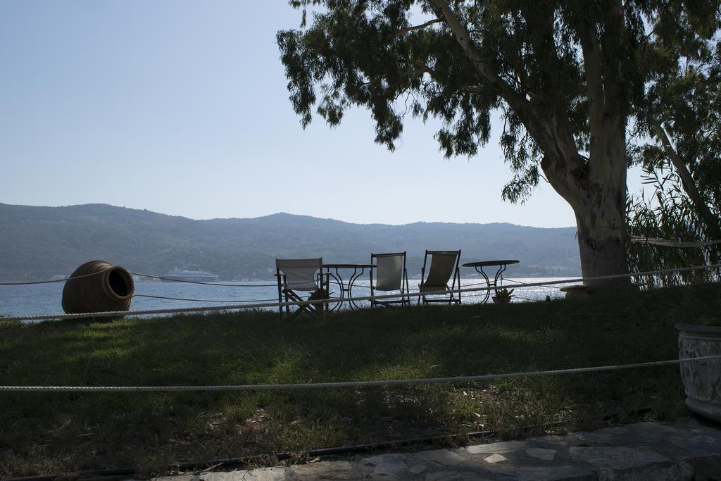 Roditses Beach Sea Front Apartments Samos Town Exterior photo