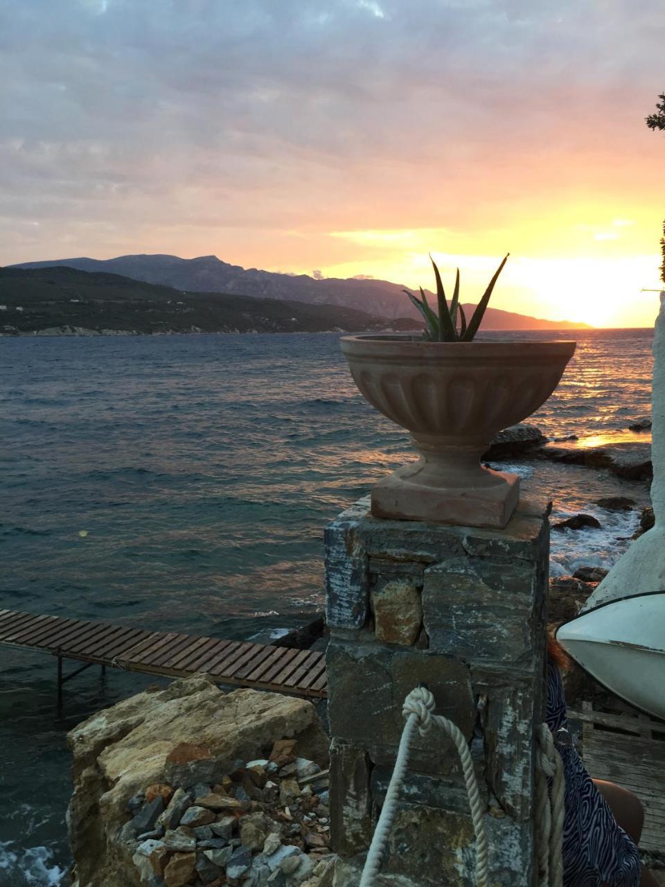 Roditses Beach Sea Front Apartments Samos Town Exterior photo